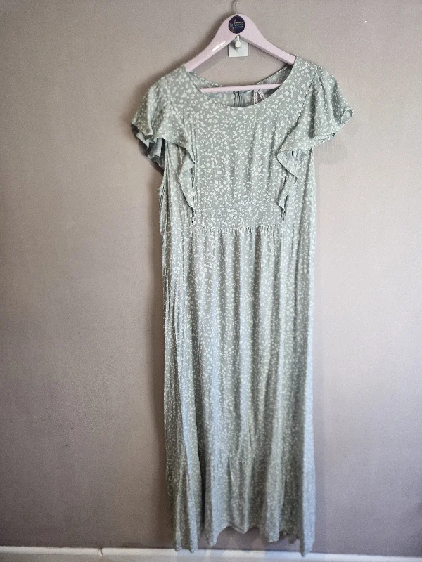 Seraphine sage green maternity / nursing dress - size 16