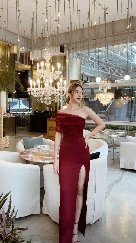 Long-Sleeve DressBurgundy Irregular Neckline Long Prom Dress with Split,Burgundy Evening Dress  Y2556